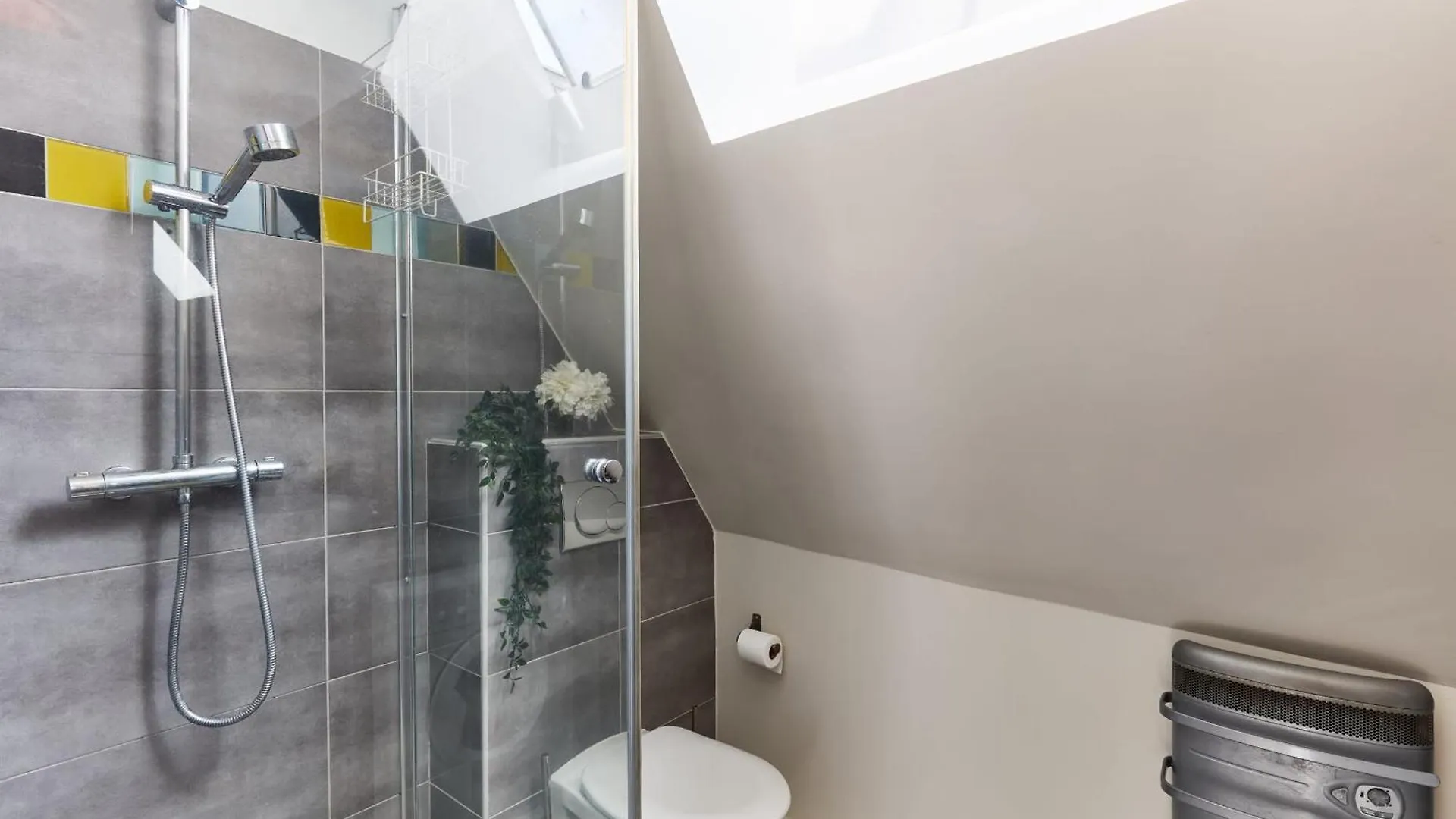 Place Des Vosges - 1Br With Balcony - Cityapartmentstay Paris Apartamento