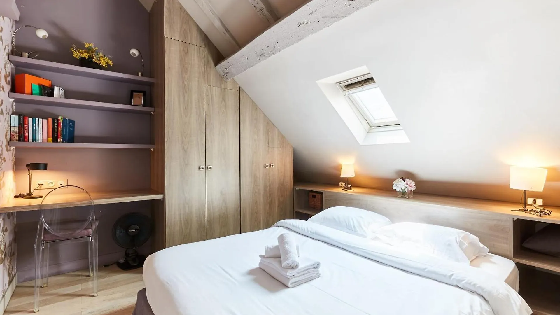 Апартаменты Place Des Vosges - 1Br With Balcony - Cityapartmentstay Париж